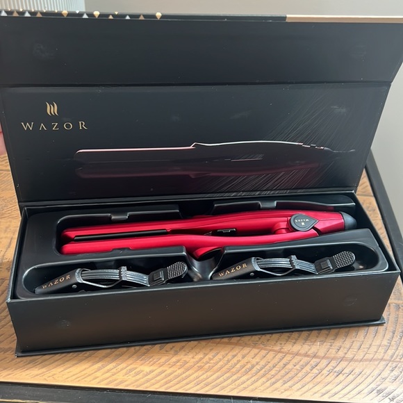 Wazor Hair Straightener | Style to Go - Picture 2 of 5